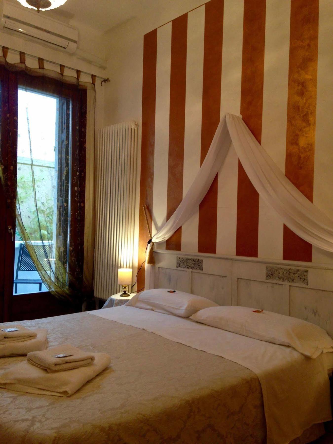 Giulietta E Romeo Hotel Verona Bagian luar foto